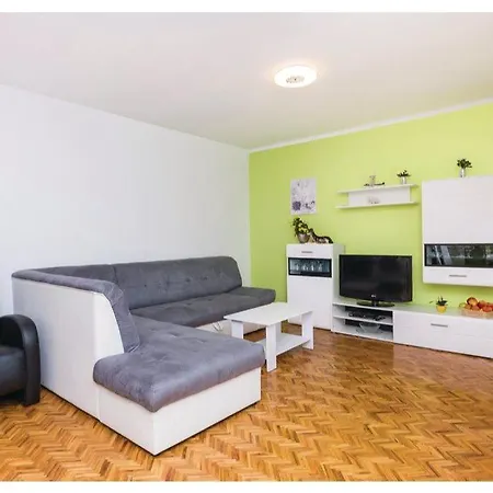 Holiday Home Vesna 公寓 扎达尔