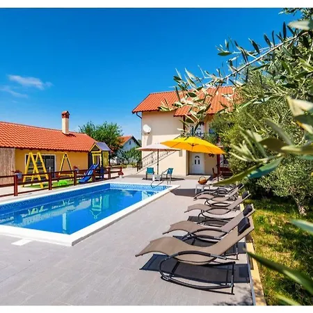 Holiday Home Vesna *