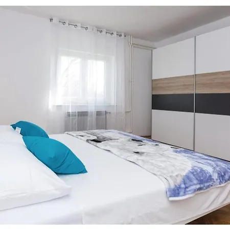 公寓 Holiday Home Vesna 扎达尔